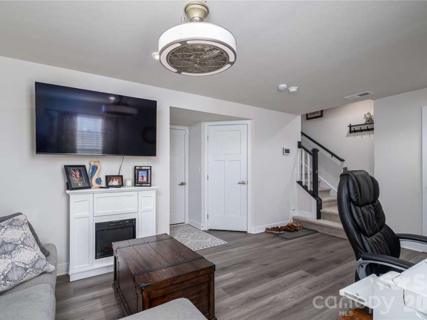 1937 Tupelo Grove Lane, Gastonia, NC 28054.  MLS# CAR4344471, YatesRealty ID 6151. 