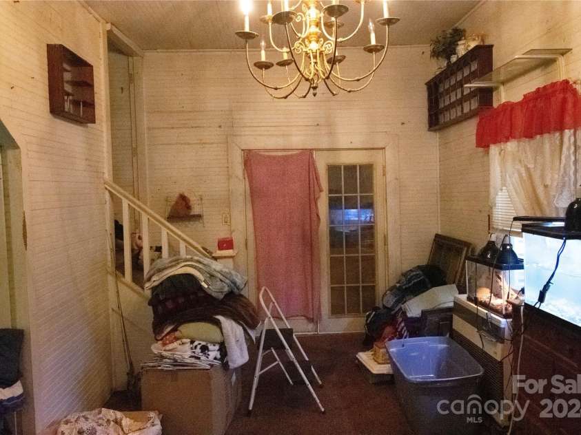 8131 Old Linville Road, Marion, NC 28752.  MLS# CAR4152657, YatesRealty ID 6151. 