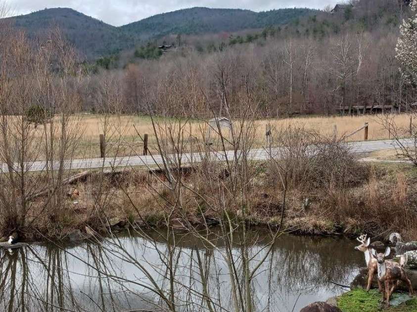 8131 Old Linville Road, Marion, NC 28752.  MLS# CAR4152657, YatesRealty ID 6151. 