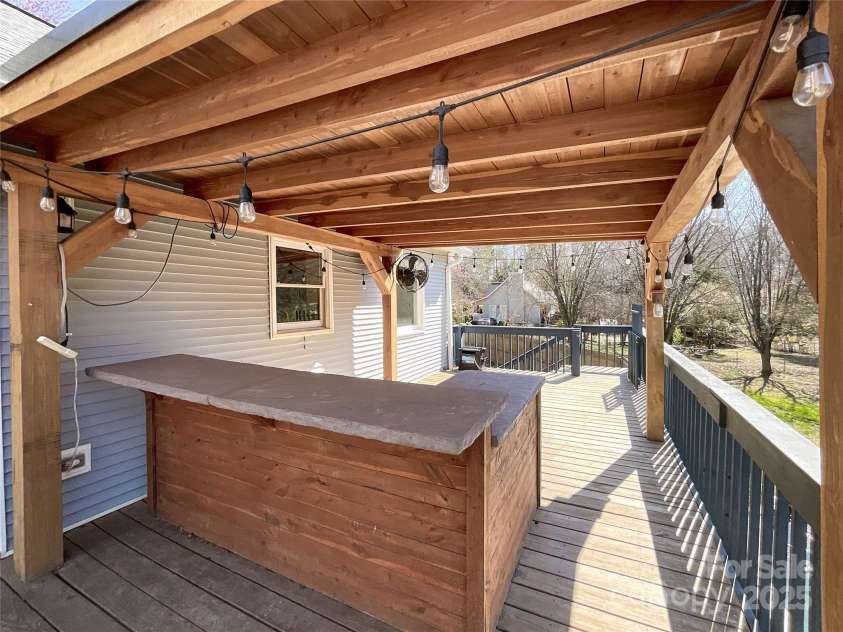 1589 Lakewood Drive, Rock Hill, SC 29732.  MLS# CAR4227001, YatesRealty ID 6152. Deck off Kitchen