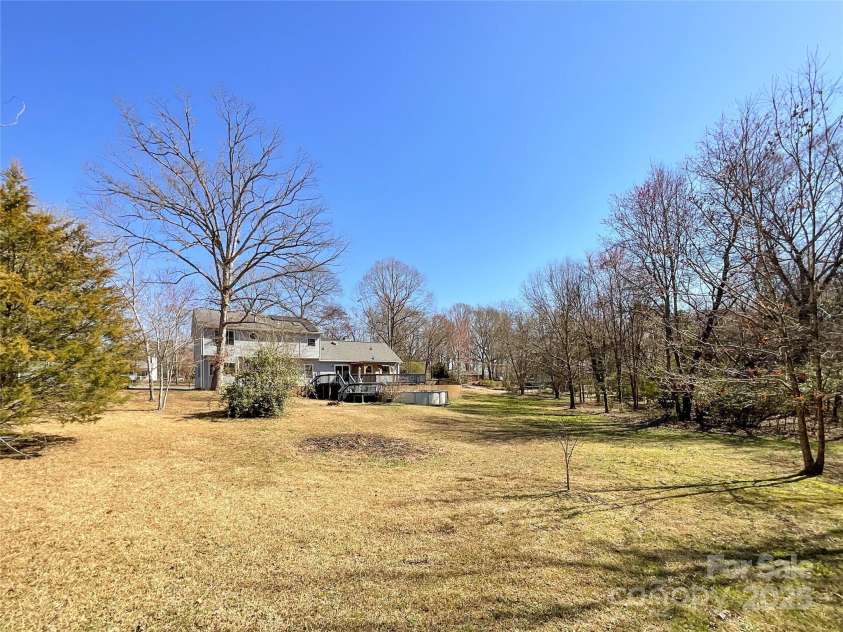 1589 Lakewood Drive, Rock Hill, SC 29732.  MLS# CAR4227001, YatesRealty ID 6152. Length of Back Yard