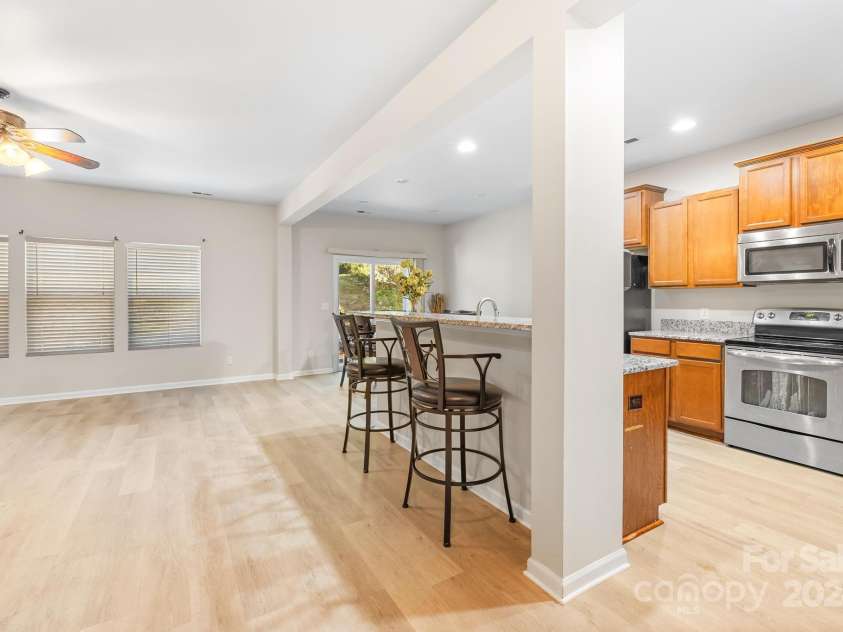 1231 Lauren Village Drive, Charlotte, NC 28213.  MLS# CAR4193824, YatesRealty ID 6153. Foyer view