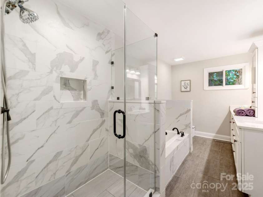 842 Woodlawn Road, Charlotte, NC 28209.  MLS# CAR4289676, YatesRealty ID 6154. 