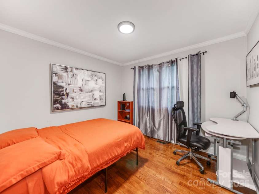 842 Woodlawn Road, Charlotte, NC 28209.  MLS# CAR4289676, YatesRealty ID 6154. 