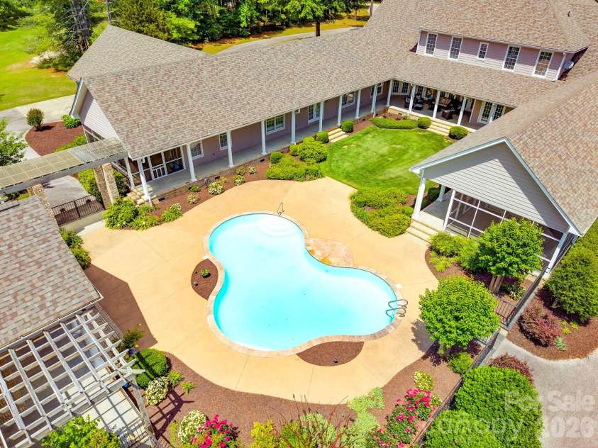 393 Youngs Bend Road, Kershaw, SC 29067.  MLS# CAR4317045, YatesRealty ID 6155. 