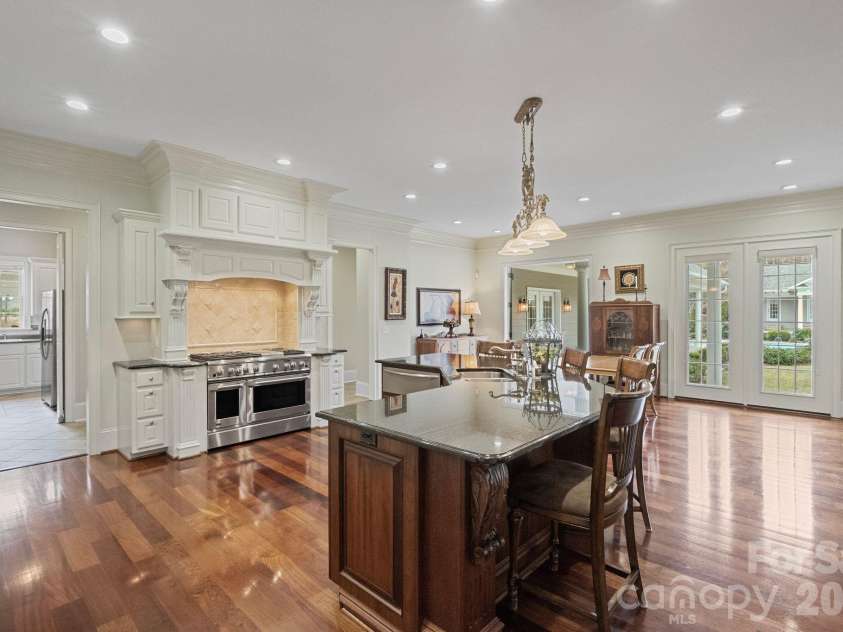 393 Youngs Bend Road, Kershaw, SC 29067.  MLS# CAR4317045, YatesRealty ID 6155. Main Kitchen