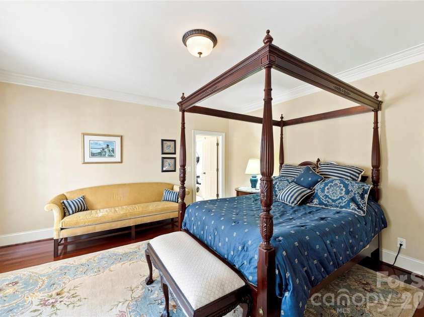 393 Youngs Bend Road, Kershaw, SC 29067.  MLS# CAR4423176, YatesRealty ID 6155. 1 of 4 en suites