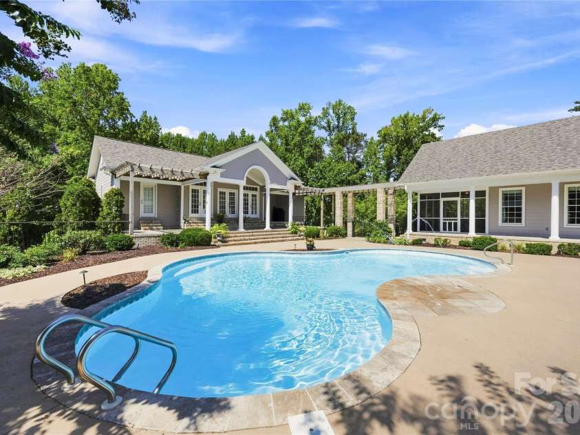 393 Youngs Bend Road, Kershaw, SC 29067.  MLS# CAR4423176, YatesRealty ID 6155. 