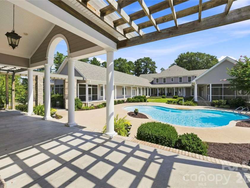 393 Youngs Bend Road, Kershaw, SC 29067.  MLS# CAR4423176, YatesRealty ID 6155. 
