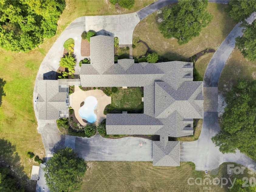 393 Youngs Bend Road, Kershaw, SC 29067.  MLS# CAR4423176, YatesRealty ID 6155. 