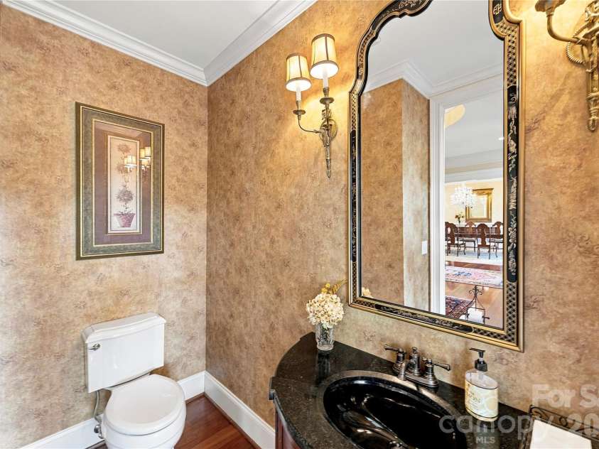 393 Youngs Bend Road, Kershaw, SC 29067.  MLS# CAR4423176, YatesRealty ID 6155. Half bath