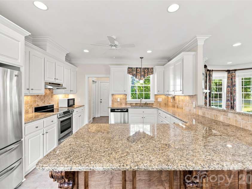 393 Youngs Bend Road, Kershaw, SC 29067.  MLS# CAR4423176, YatesRealty ID 6155. In-law suite kitchen