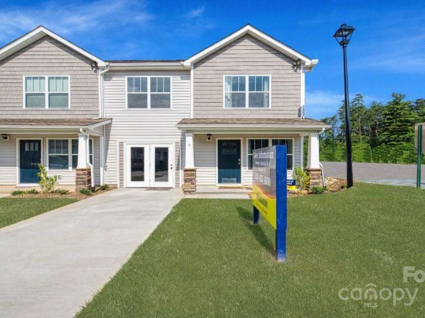 33 Virginia Commons Drive, Arden, NC 28704.  MLS# CAR4158592, YatesRealty ID 6156. 