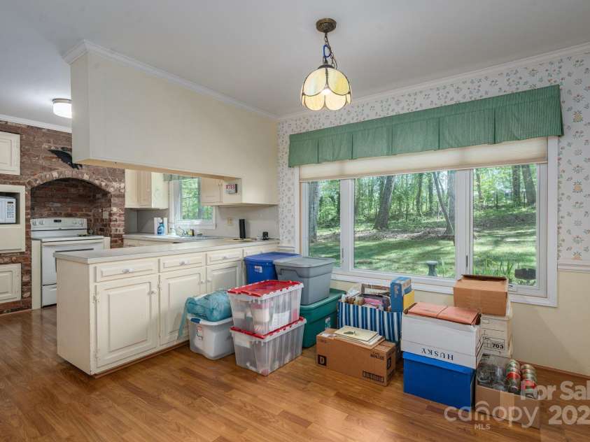 1058 General Hoke Drive, Lincolnton, NC 28092.  MLS# CAR4246509, YatesRealty ID 6158. 