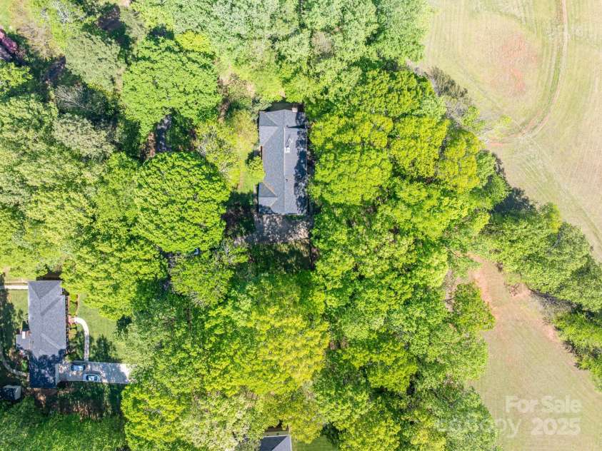 1058 General Hoke Drive, Lincolnton, NC 28092.  MLS# CAR4246509, YatesRealty ID 6158. 