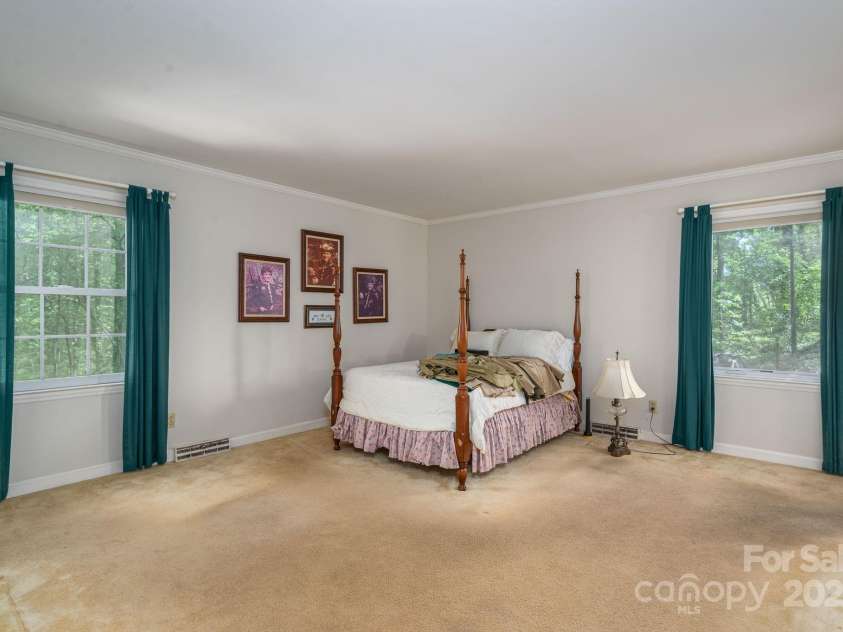 1058 General Hoke Drive, Lincolnton, NC 28092.  MLS# CAR4246509, YatesRealty ID 6158. 