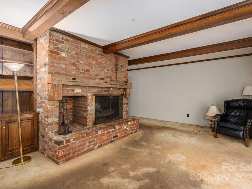 1058 General Hoke Drive, Lincolnton, NC 28092.  MLS# CAR4246509, YatesRealty ID 6158. 