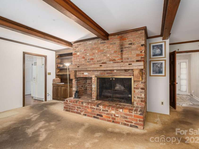 1058 General Hoke Drive, Lincolnton, NC 28092.  MLS# CAR4246509, YatesRealty ID 6158. 