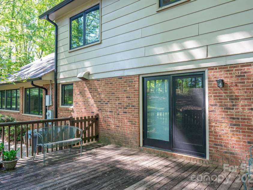 1058 General Hoke Drive, Lincolnton, NC 28092.  MLS# CAR4246509, YatesRealty ID 6158. 