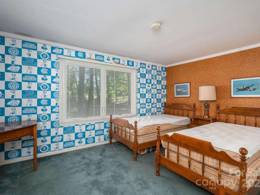 1058 General Hoke Drive, Lincolnton, NC 28092.  MLS# CAR4246509, YatesRealty ID 6158. 