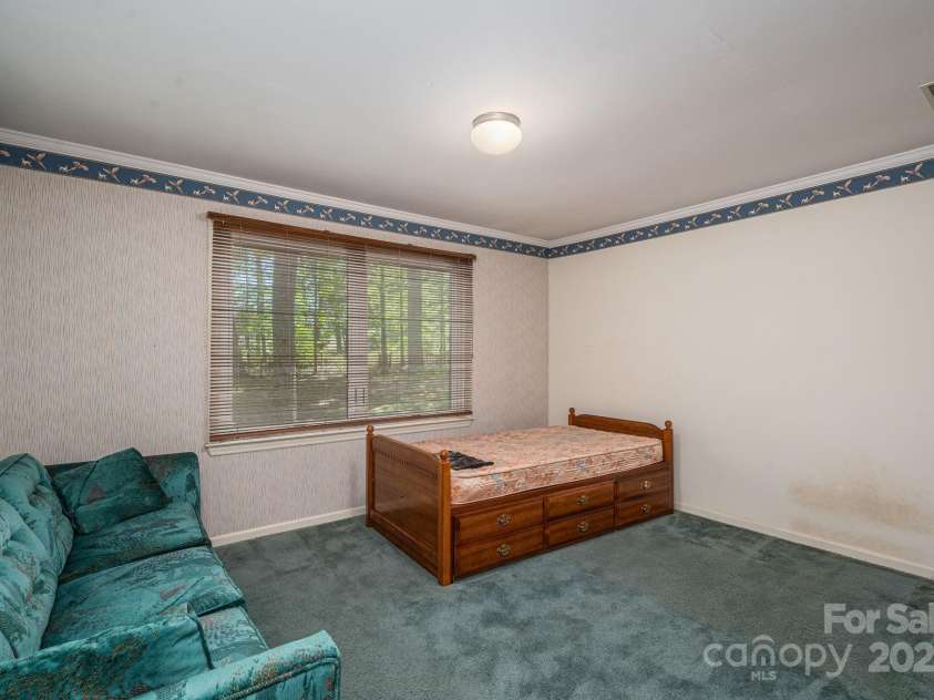 1058 General Hoke Drive, Lincolnton, NC 28092.  MLS# CAR4246509, YatesRealty ID 6158. 