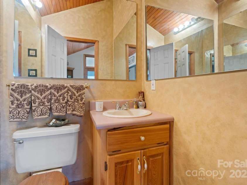 825 Posey Blanton Road, Sylva, NC 28779.  MLS# CAR4237679, YatesRealty ID 6159. 