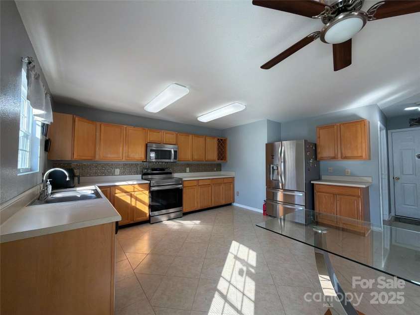 3401 Pikes Peak Drive, Gastonia, NC 28052.  MLS# CAR4331380, YatesRealty ID 616. 