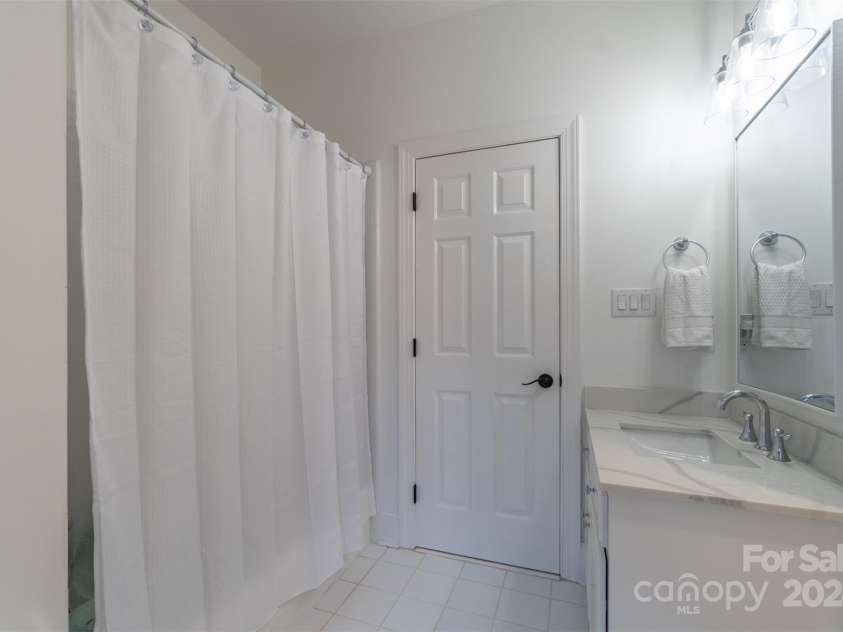 17418 Sailors Watch Place, Cornelius, NC 28031.  MLS# CAR4198476, YatesRealty ID 6160. 