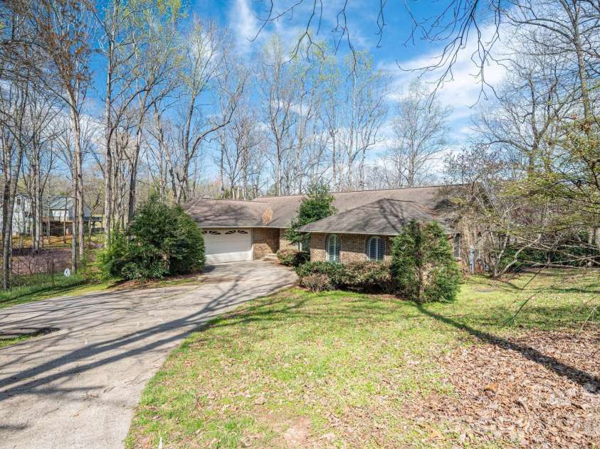 150 Kester Drive, Cherryville, NC 28021.  MLS# CAR4358677, YatesRealty ID 6161. 