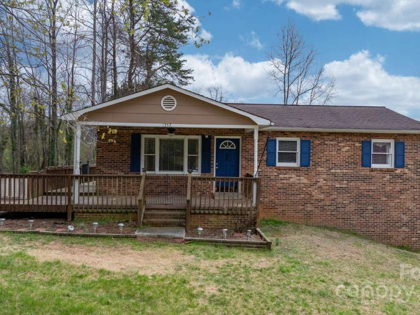 1257 Oaklawn Street, Lenoir, NC 28645.  MLS# CAR4240986, YatesRealty ID 6162. 