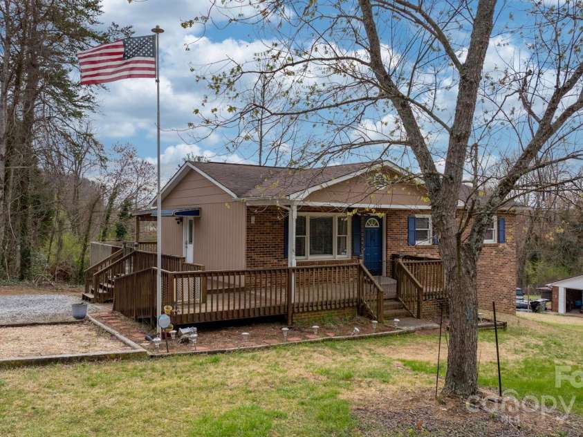 1257 Oaklawn Street, Lenoir, NC 28645.  MLS# CAR4240986, YatesRealty ID 6162. 