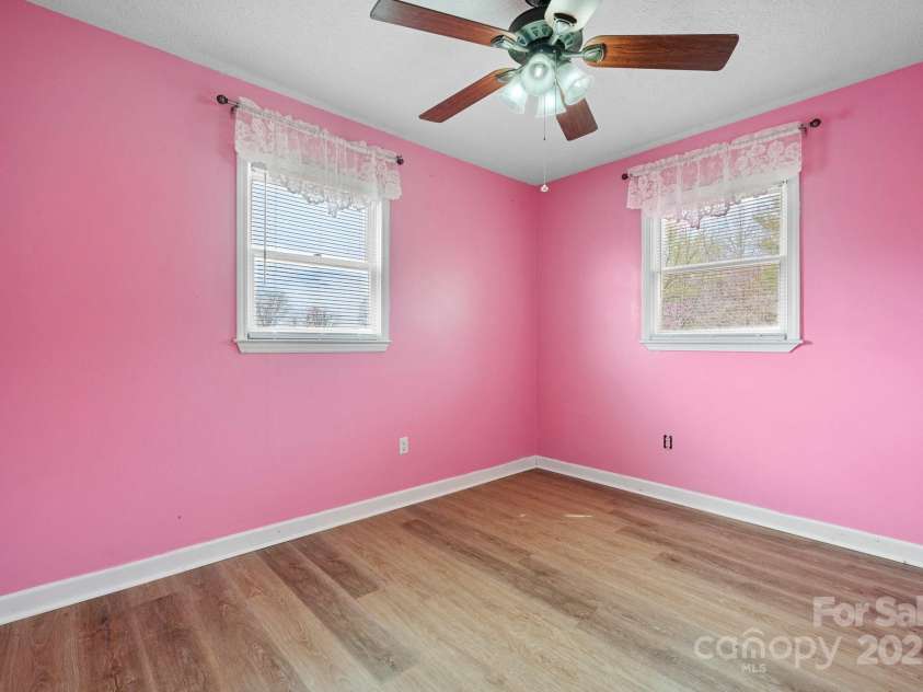 1257 Oaklawn Street, Lenoir, NC 28645.  MLS# CAR4240986, YatesRealty ID 6162. 