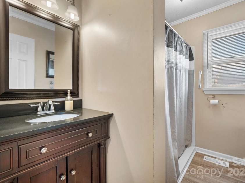 1257 Oaklawn Street, Lenoir, NC 28645.  MLS# CAR4240986, YatesRealty ID 6162. 