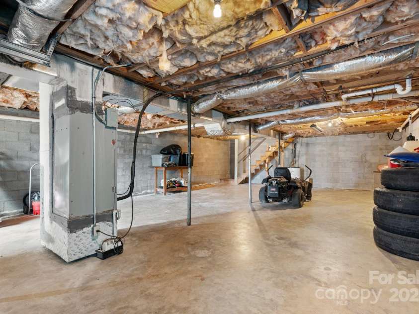 1257 Oaklawn Street, Lenoir, NC 28645.  MLS# CAR4240986, YatesRealty ID 6162. 