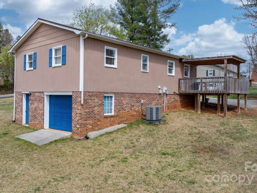 1257 Oaklawn Street, Lenoir, NC 28645.  MLS# CAR4240986, YatesRealty ID 6162. 