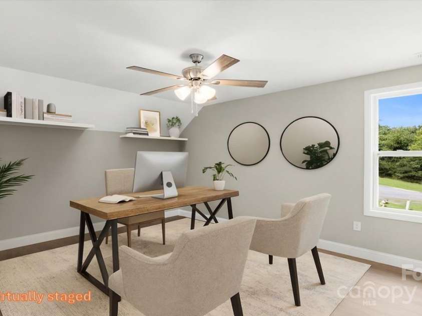 1057 12th Avenue Drive, Hickory, NC 28601.  MLS# CAR4294370, YatesRealty ID 6163. 