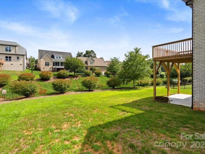 1057 12th Avenue Drive, Hickory, NC 28601.  MLS# CAR4294370, YatesRealty ID 6163. 