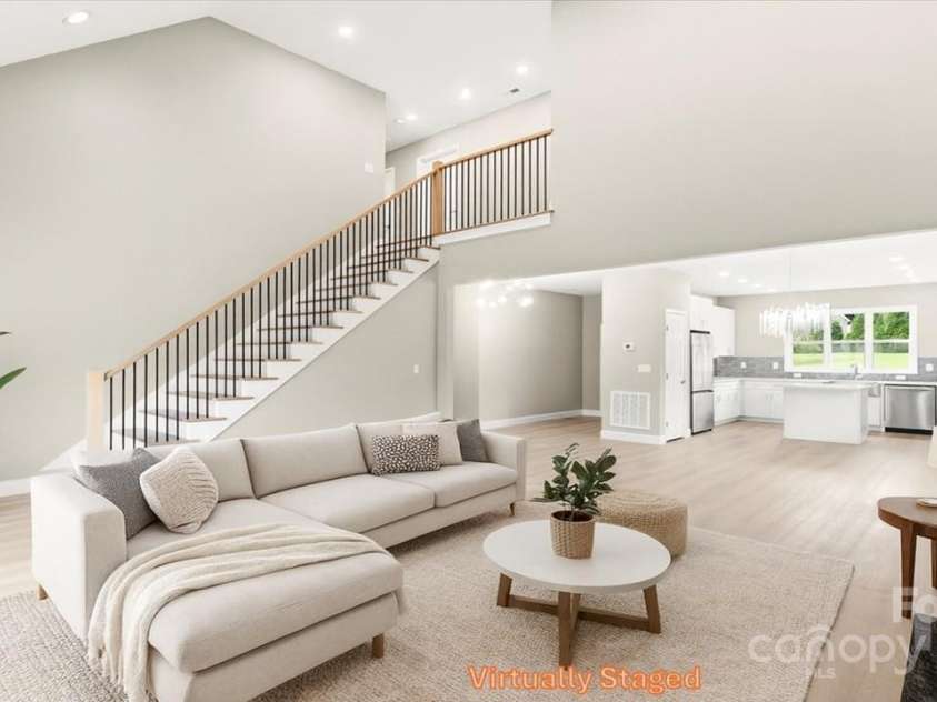 1057 12th Avenue Drive, Hickory, NC 28601.  MLS# CAR4294370, YatesRealty ID 6163. Great room