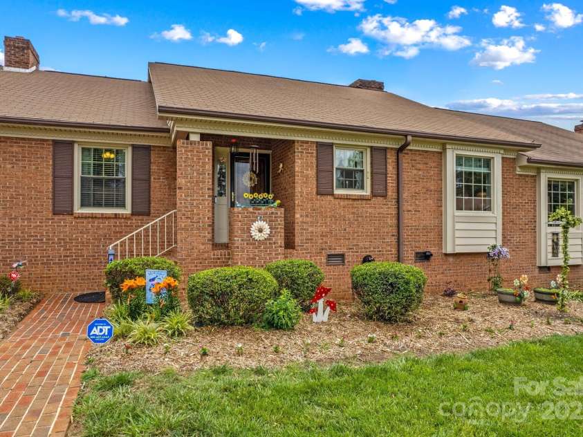 402 Swaim Court, Salisbury, NC 28147.  MLS# CAR4263781, YatesRealty ID 6163. 