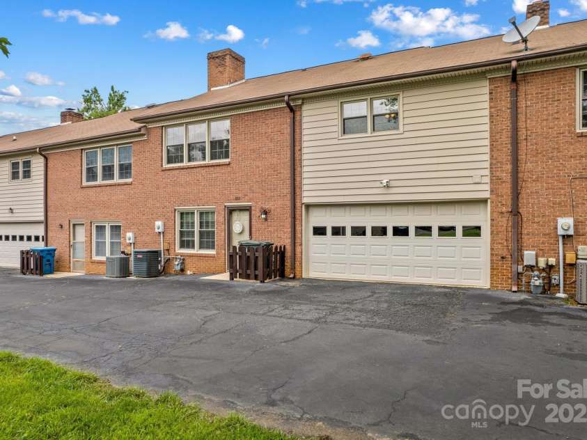 402 Swaim Court, Salisbury, NC 28147.  MLS# CAR4263781, YatesRealty ID 6163. 