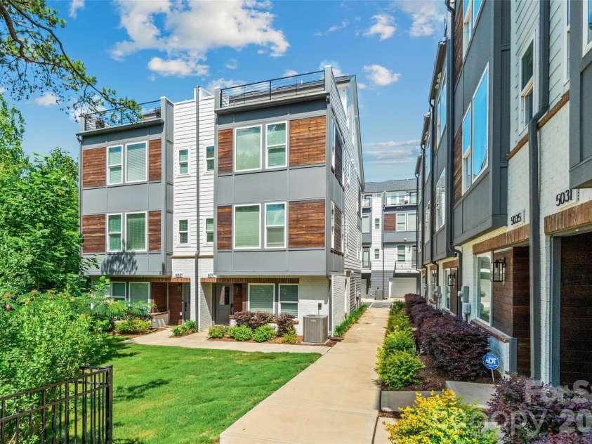 6017 Irwins Branch Drive, Charlotte, NC 28217.  MLS# CAR4349168, YatesRealty ID 6164. End unit townhouse