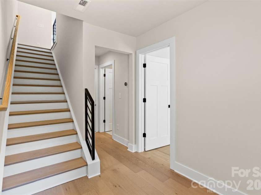 6017 Irwins Branch Drive, Charlotte, NC 28217.  MLS# CAR4349168, YatesRealty ID 6164. Large entry