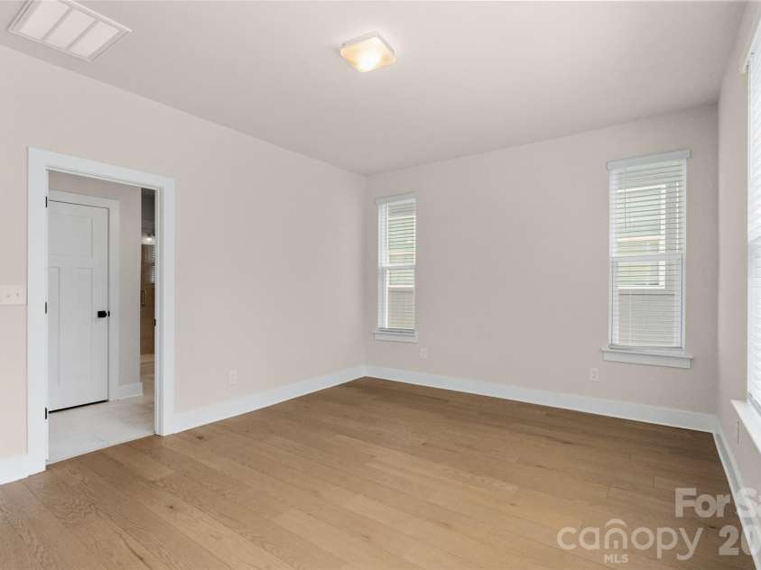 6017 Irwins Branch Drive, Charlotte, NC 28217.  MLS# CAR4349168, YatesRealty ID 6164. Spacious