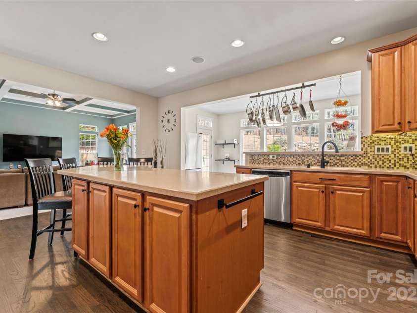 204 Silvercliff Drive, Mount Holly, NC 28120.  MLS# CAR4226383, YatesRealty ID 6166. 