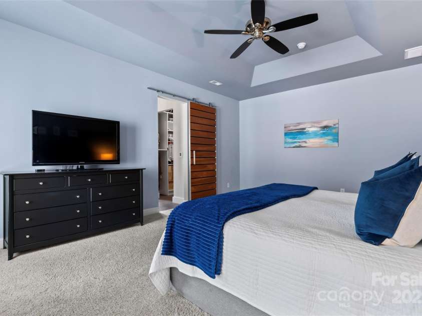 204 Silvercliff Drive, Mount Holly, NC 28120.  MLS# CAR4226383, YatesRealty ID 6166. 