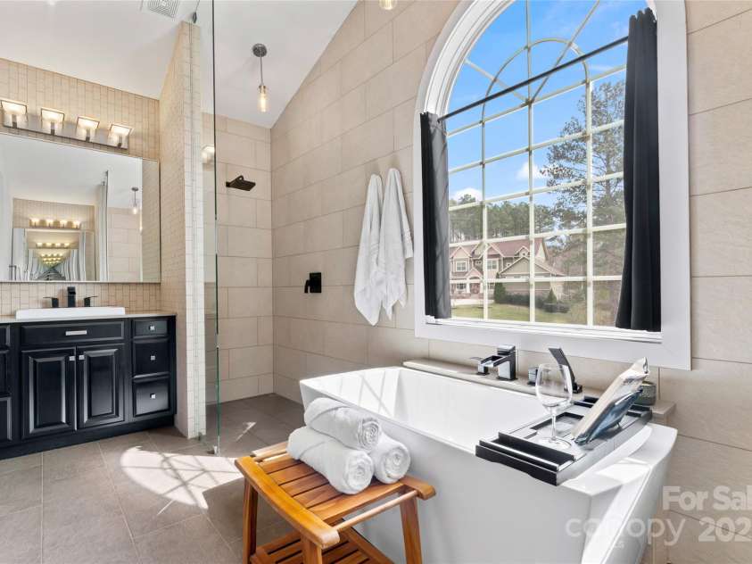 204 Silvercliff Drive, Mount Holly, NC 28120.  MLS# CAR4226383, YatesRealty ID 6166. 