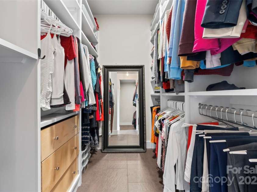 204 Silvercliff Drive, Mount Holly, NC 28120.  MLS# CAR4226383, YatesRealty ID 6166. 