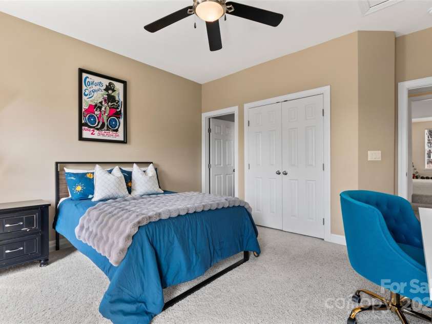 204 Silvercliff Drive, Mount Holly, NC 28120.  MLS# CAR4226383, YatesRealty ID 6166. 