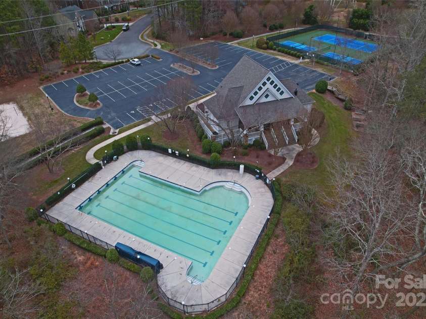 204 Silvercliff Drive, Mount Holly, NC 28120.  MLS# CAR4226383, YatesRealty ID 6166. 