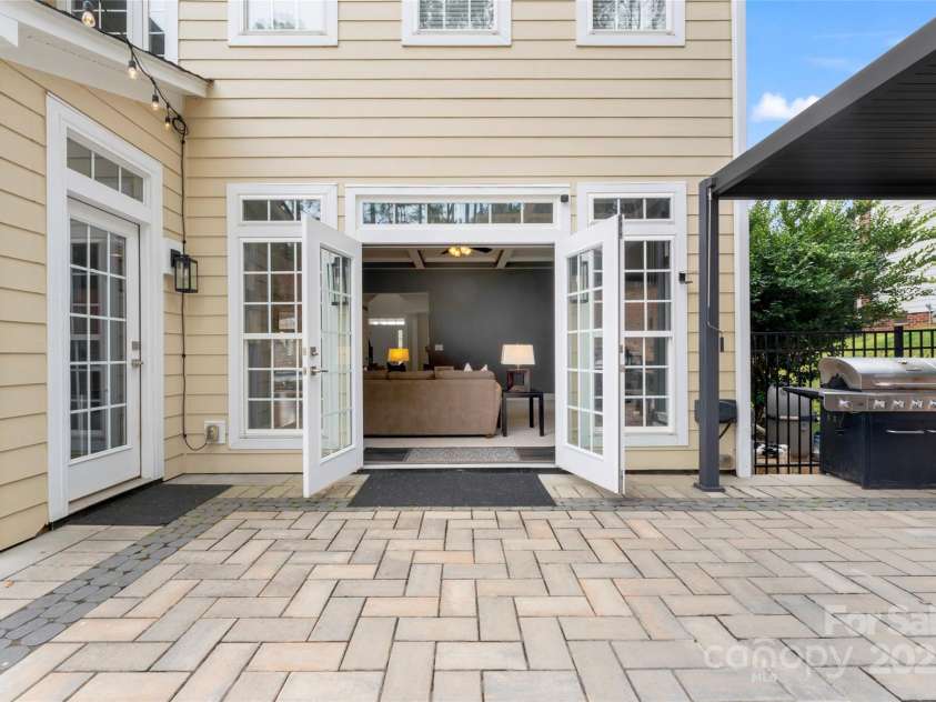 204 Silvercliff Drive, Mount Holly, NC 28120.  MLS# CAR4226383, YatesRealty ID 6166. 